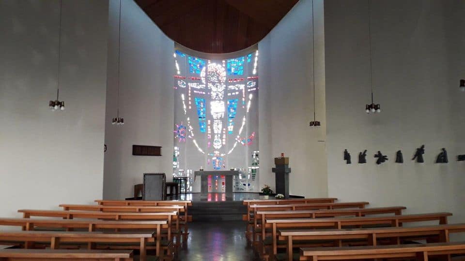 L'interno della chiesa di Lispenhausen, messa in vendita.